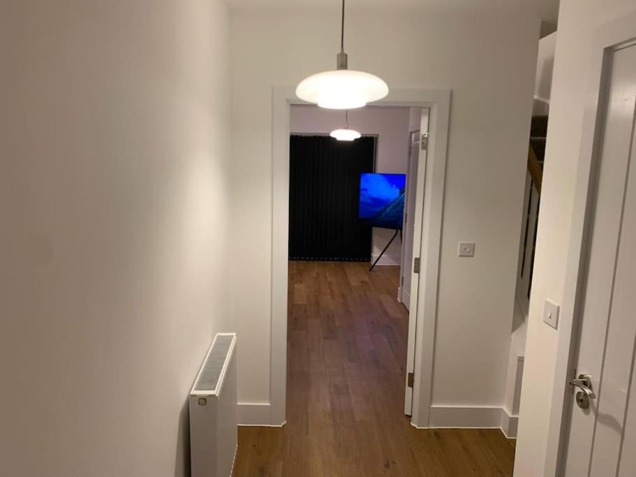 Brand New Entire 4 Bed House Multiple Free Parking Early Check-In Late Check- Out Allowed South Ockendon Esterno foto