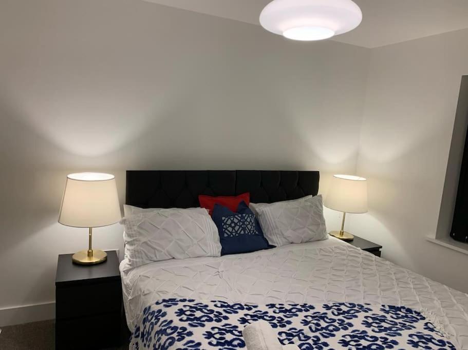 Brand New Entire 4 Bed House Multiple Free Parking Early Check-In Late Check- Out Allowed South Ockendon Esterno foto