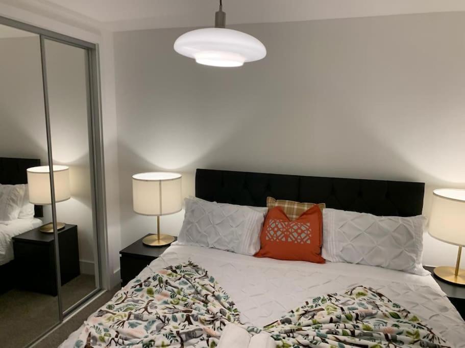 Brand New Entire 4 Bed House Multiple Free Parking Early Check-In Late Check- Out Allowed South Ockendon Esterno foto