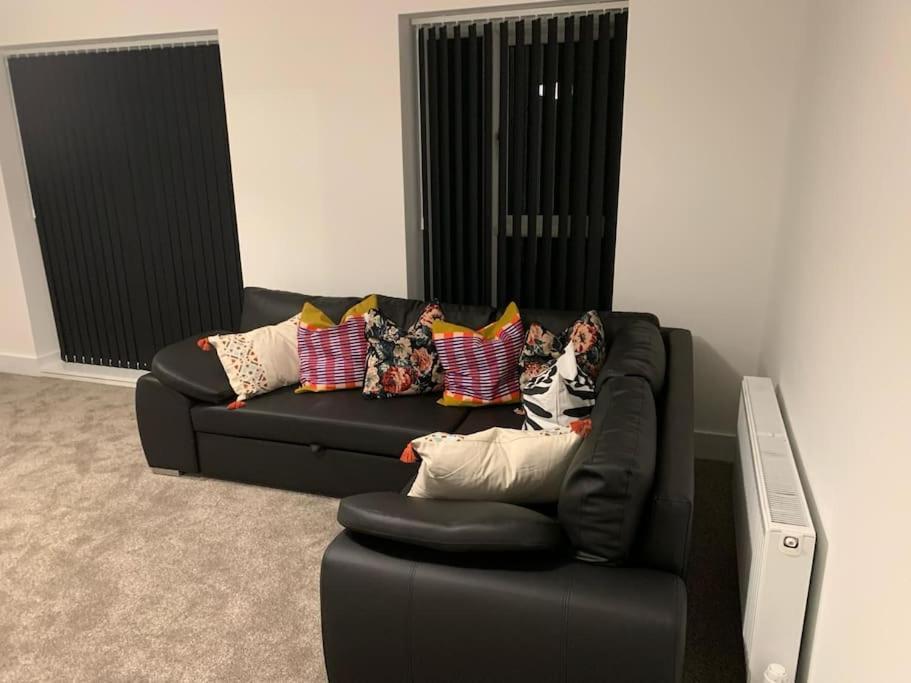 Brand New Entire 4 Bed House Multiple Free Parking Early Check-In Late Check- Out Allowed South Ockendon Esterno foto